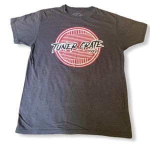 TUNER CRATE TEE SHIRT.